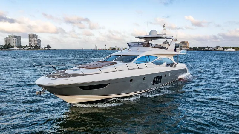 Slide: The Image of Azimut 70 Fly 2011 - 100