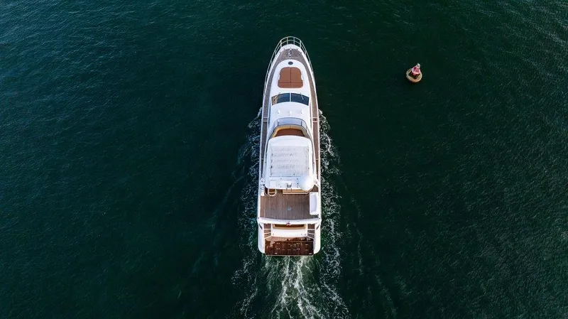 Slide: The Image of Azimut 70 Fly 2011 - 101