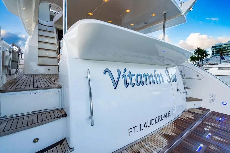 Slide: The Image of Azimut 70 Fly 2011 - 103