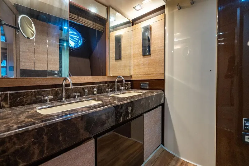 Slide: The Image of Azimut 70 Fly 2011 - 62