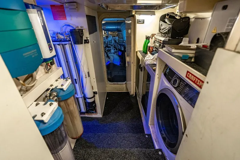 Slide: The Image of Azimut 70 Fly 2011 - 79