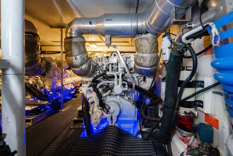 Slide: The Image of Azimut 70 Fly 2011 - 85