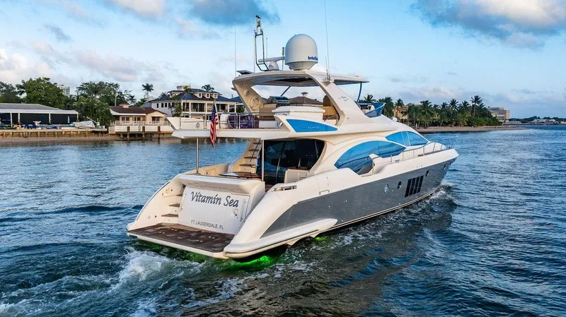 Slide: The Image of Azimut 70 Fly 2011 - 96