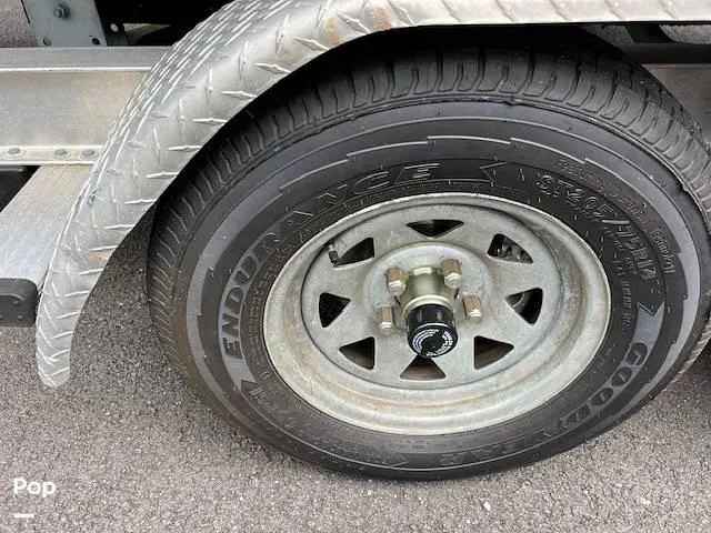 Slide: The Image of 2008 Robalo R225 for sale in Gambrills, MD - 11