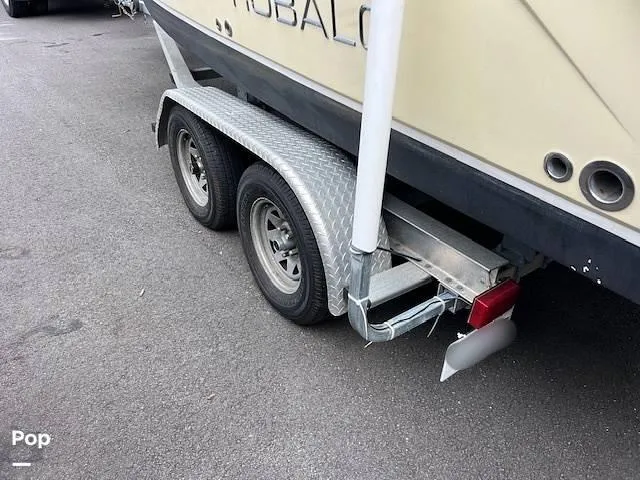 Slide: The Image of 2008 Robalo R225 for sale in Gambrills, MD - 13