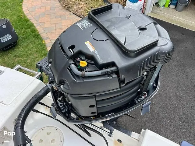 Slide: The Image of 2008 Robalo R225 for sale in Gambrills, MD - 58