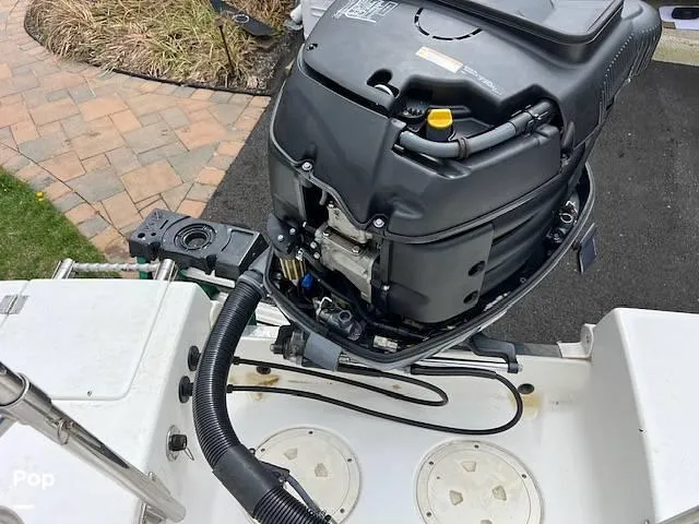 Slide: The Image of 2008 Robalo R225 for sale in Gambrills, MD - 59