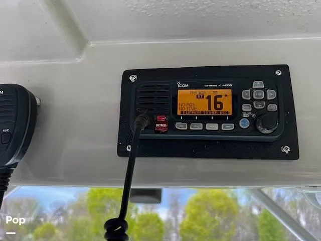 Slide: The Image of 2008 Robalo R225 for sale in Gambrills, MD - 65