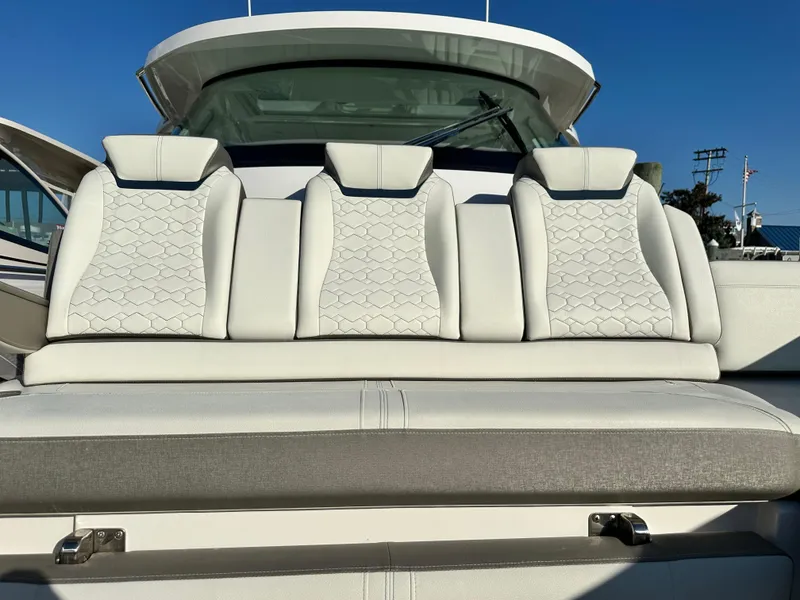 Slide: The Image of Tiara 43 LS 2022 - 60