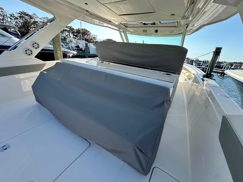 Slide: The Image of Tiara 43 LS 2022 - 70