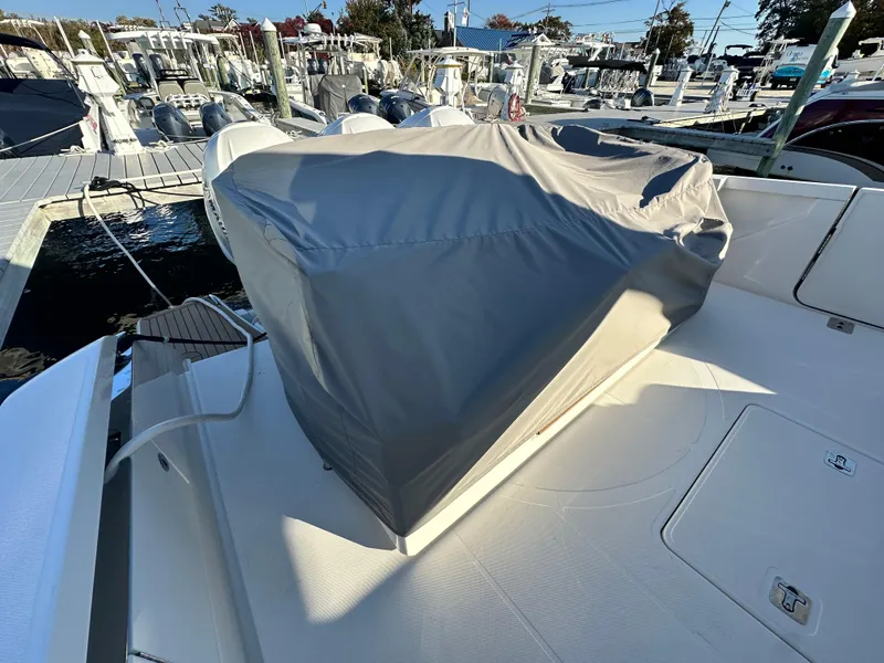 Slide: The Image of Tiara 43 LS 2022 - 71