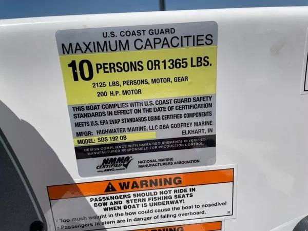 Slide: The Image of 2022 Hurricane SS 192 RL OB capacity label: 10 persons or 1365 lbs, 200 HP motor. - 7