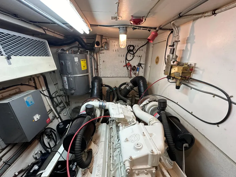 Slide: The Image of Hatteras 63 Motoryacht 1987 - 53