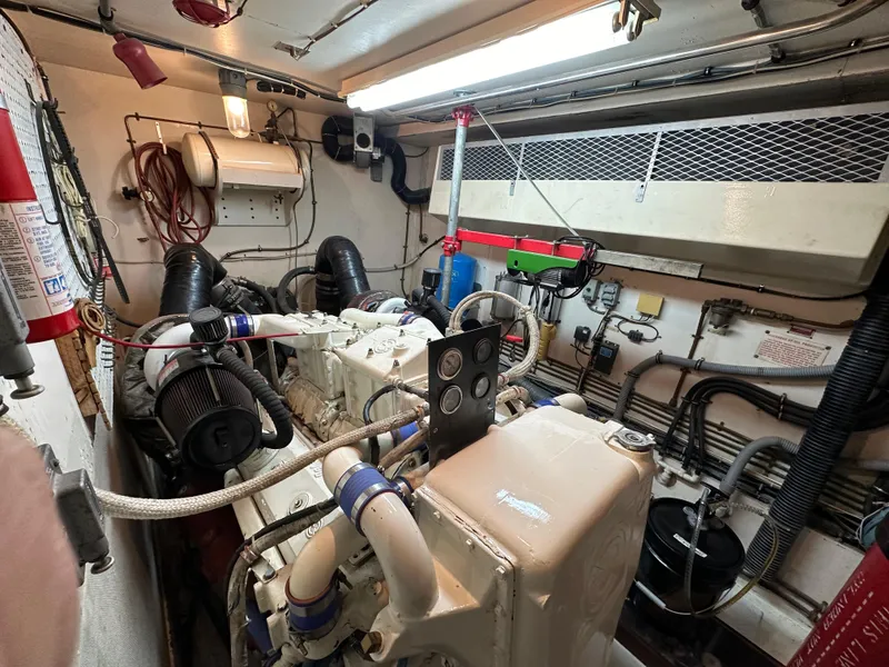 Slide: The Image of Hatteras 63 Motoryacht 1987 - 55