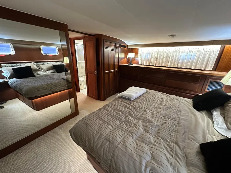 Slide: The Image of Hatteras 63 Motoryacht 1987 - 61