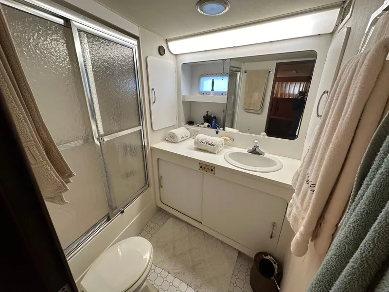 Slide: The Image of Hatteras 63 Motoryacht 1987 - 65