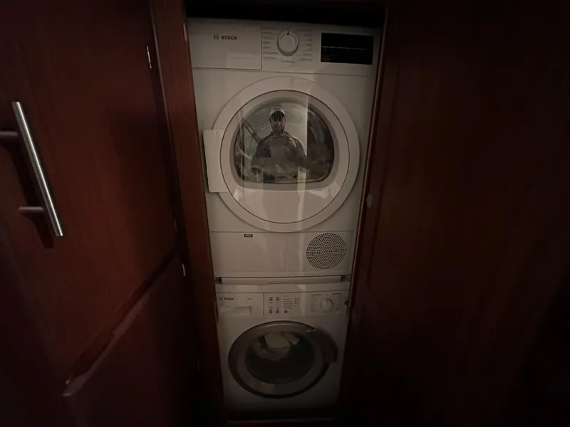 Slide: The Image of Hatteras 63 Motoryacht 1987 - 68