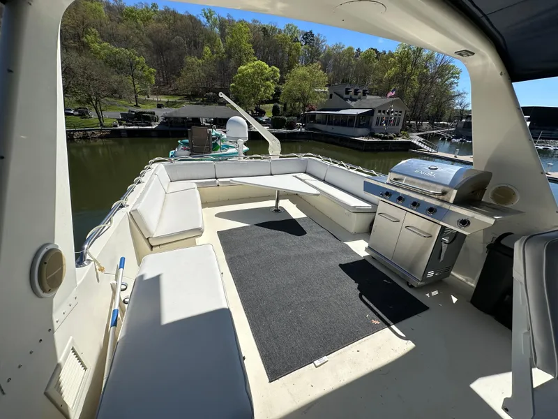 Slide: The Image of Hatteras 63 Motoryacht 1987 - 73