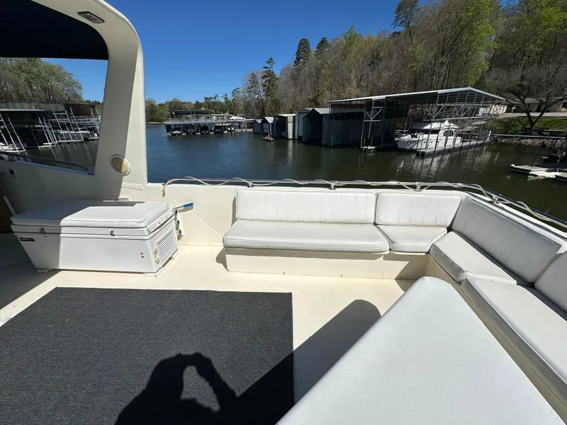 Slide: The Image of Hatteras 63 Motoryacht 1987 - 76