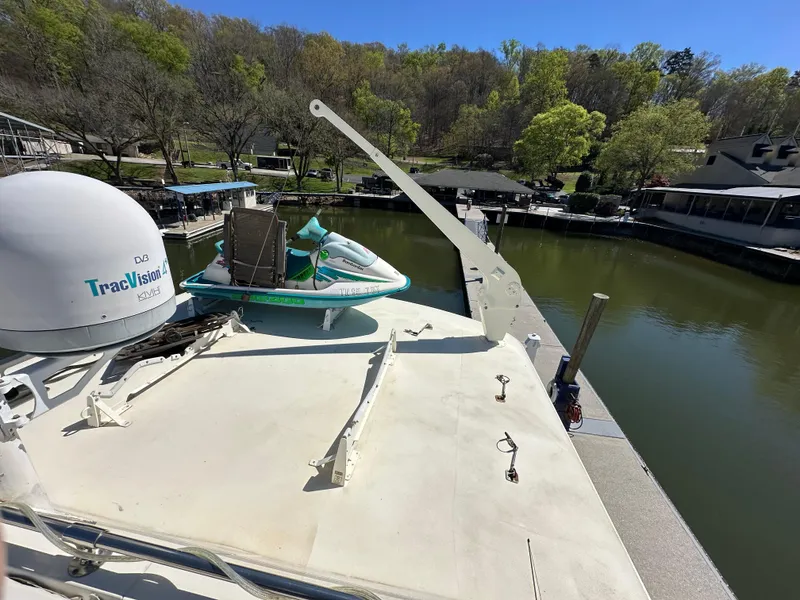 Slide: The Image of Hatteras 63 Motoryacht 1987 - 77