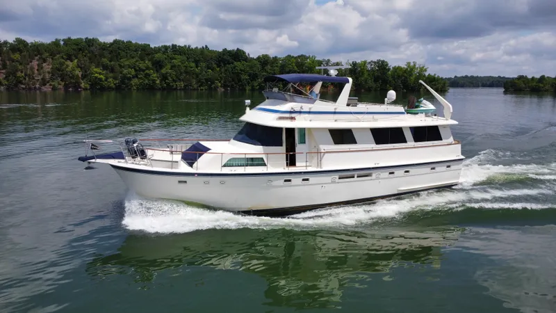 Slide: The Image of Hatteras 63 Motoryacht 1987 - 92