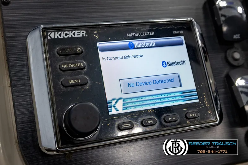 Slide: The Image of Kicker media center displaying Bluetooth connectivity on Cypress Cay 233 Seabreeze, 2018 model. - 22