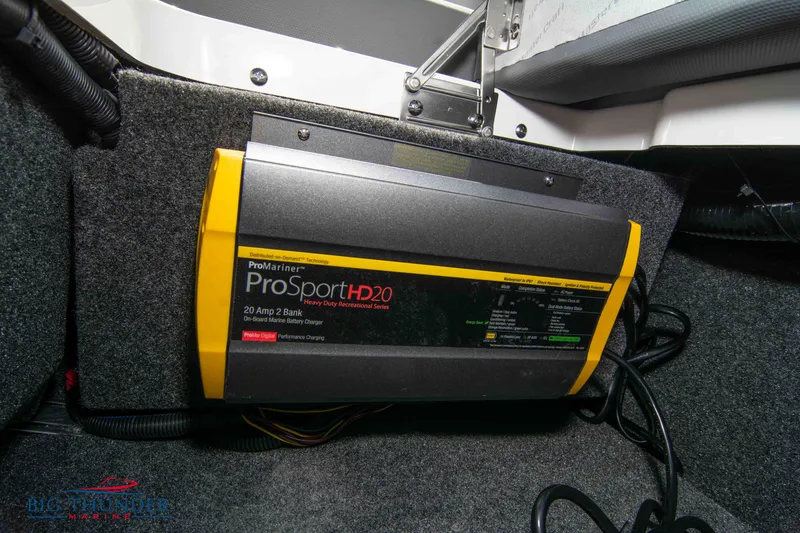 Slide: The Image of MasterCraft XT24 2024 - 68