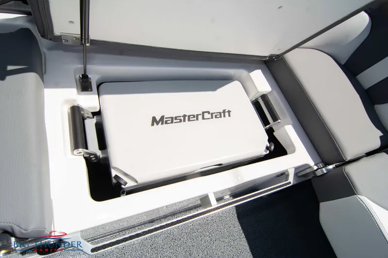 Slide: The Image of MasterCraft XT24 2024 - 71
