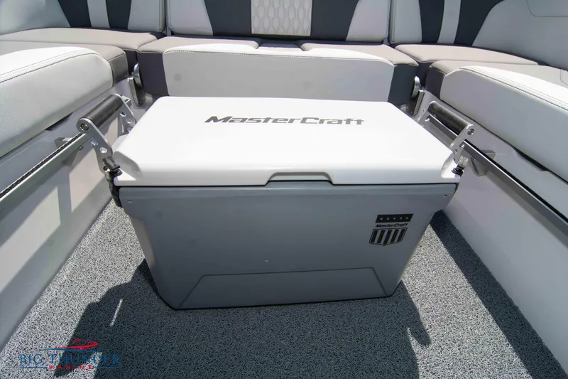 Slide: The Image of MasterCraft XT24 2024 - 72