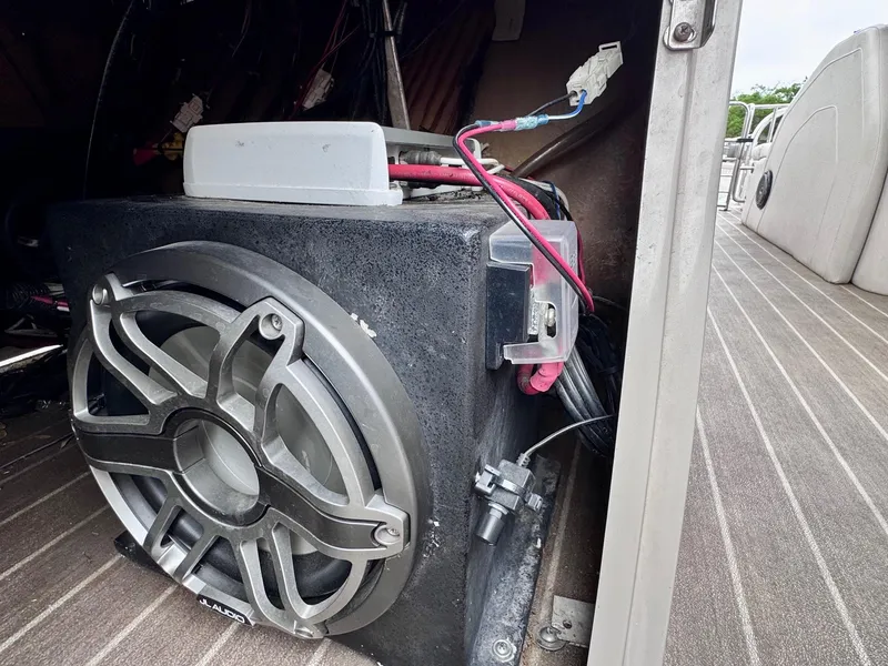 Slide: The Image of 2014 Bennington 2575 RCW boat audio system with subwoofer and wiring. - 16