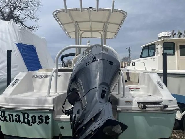 Slide: The Image of Robalo R202EX 2021 - 4