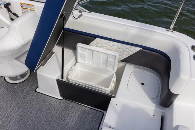 Slide: The Image of Hurricane SunDeck 217 OB 2025 - 10