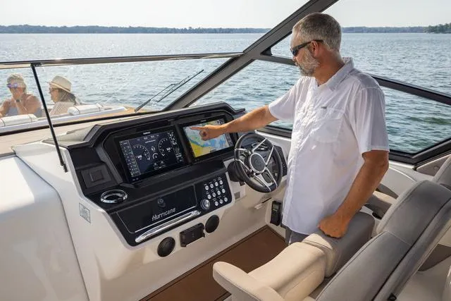 Slide: The Image of Hurricane Sundeck 3200 OB - Yacht Certified 2025 - 23