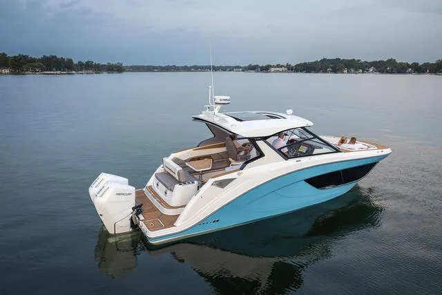 Slide: The Image of Hurricane Sundeck 3200 OB - Yacht Certified 2025 - 3