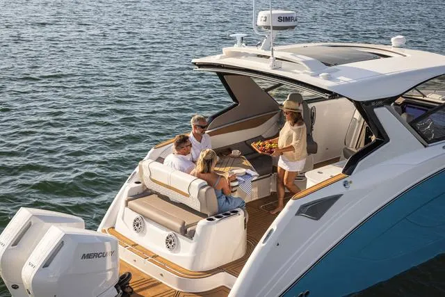 Slide: The Image of Hurricane Sundeck 3200 OB - Yacht Certified 2025 - 40