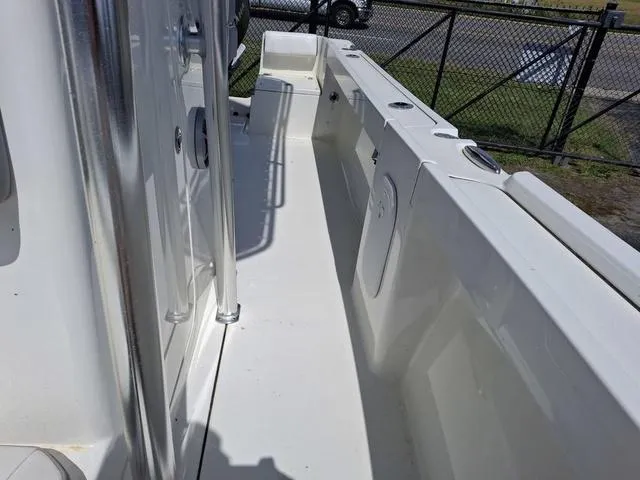 Slide: The Image of Parker Marine 21 Special Edition 2025 - 9