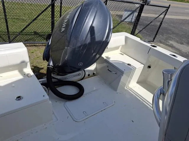 Slide: The Image of Parker Marine 21 Special Edition 2025 - 10