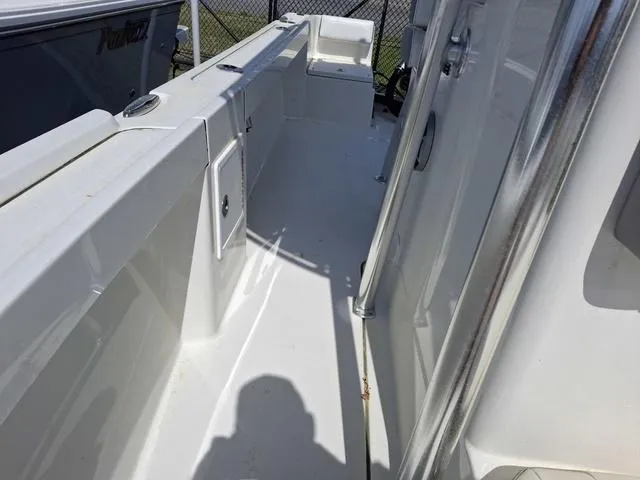 Slide: The Image of Parker Marine 21 Special Edition 2025 - 12