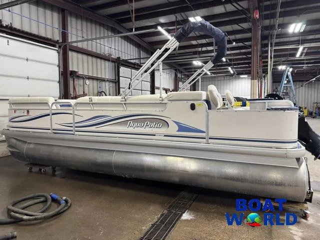 Slide: The Image of Aqua 220 DF Pontoon 2002 - 50