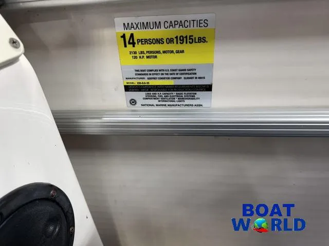 Slide: The Image of Aqua 220 DF Pontoon 2002 - 59