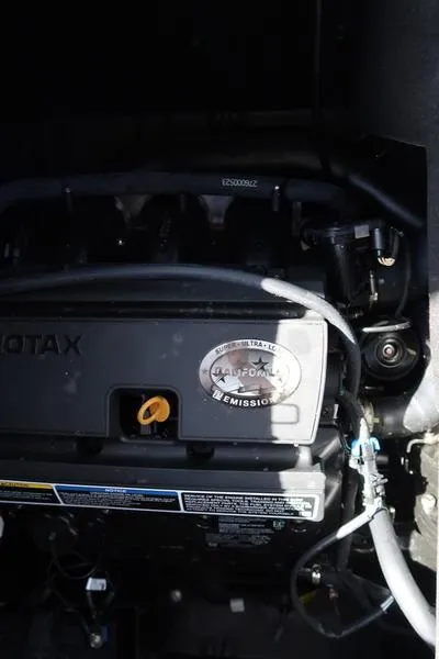 Slide: The Image of Sea-Doo Switch Sport 21 2023 - 52