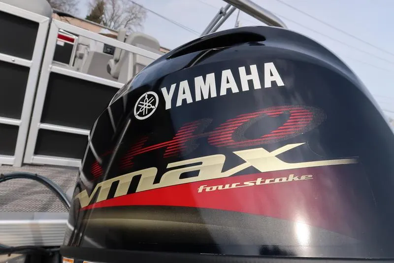 Slide: The Image of Yamaha VMAX four-stroke engine on 2024 Bennington 22 SXSR boat. - 8
