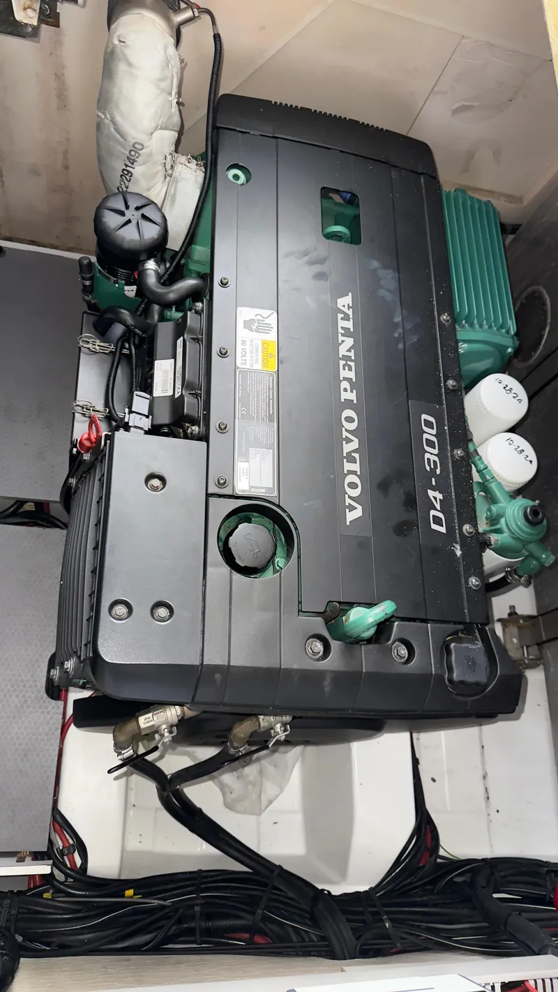 Slide: The Image of Volvo Penta D4-300 engine in a 2016 Jeanneau Velasco 37F yacht. - 35