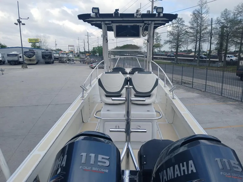 Slide: The Image of Boston Whaler 22 Outrage 1980 - 15