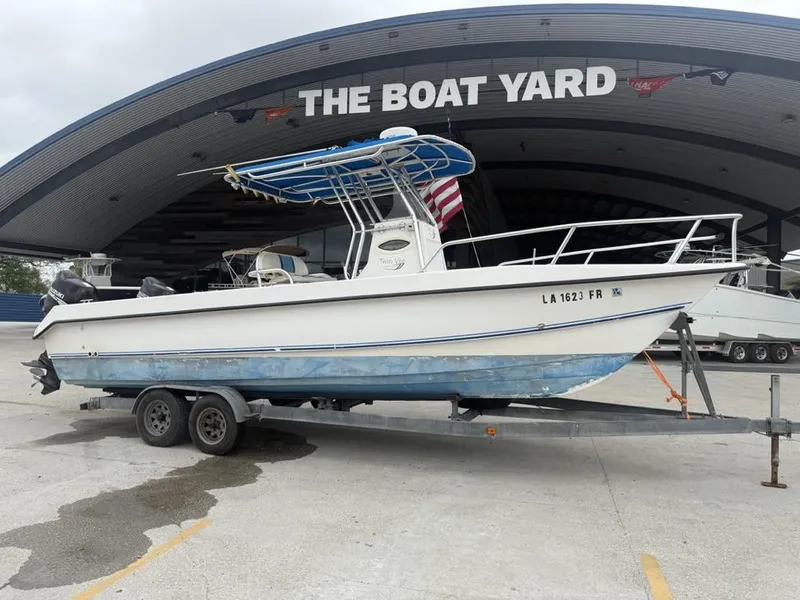 Slide: The Image of Twin Vee 26 2005 - 12