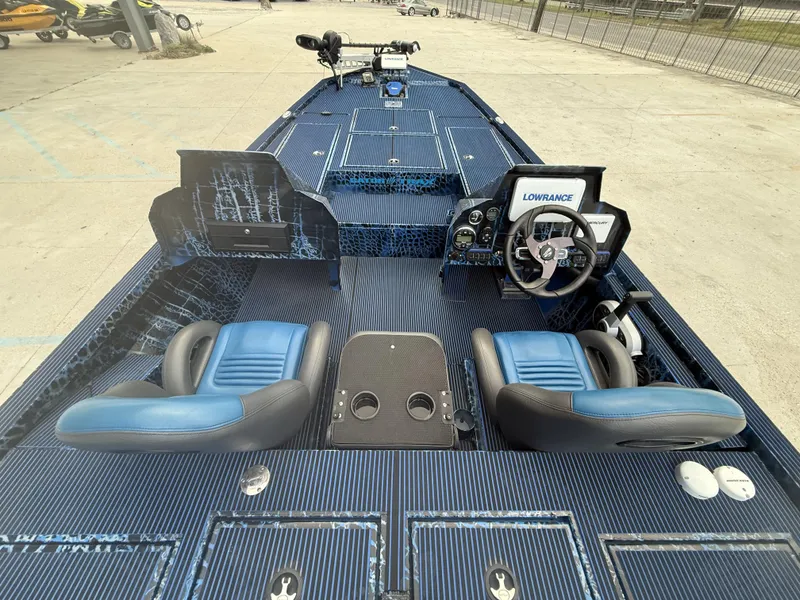 Slide: The Image of Gator Trax 20x72 Strike Series GE 2018 - 12