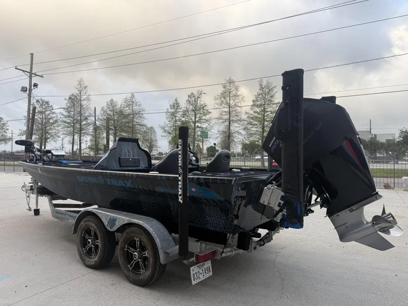 Slide: The Image of Gator Trax 20x72 Strike Series GE 2018 - 14