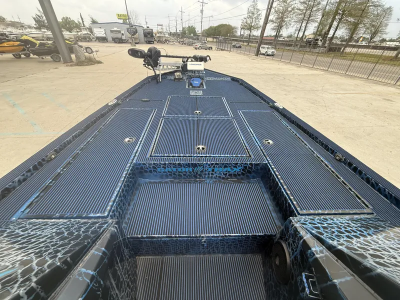 Slide: The Image of Gator Trax 20x72 Strike Series GE 2018 - 18