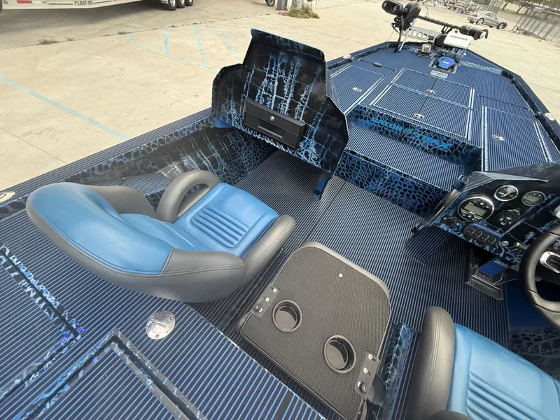 Slide: The Image of Gator Trax 20x72 Strike Series GE 2018 - 6