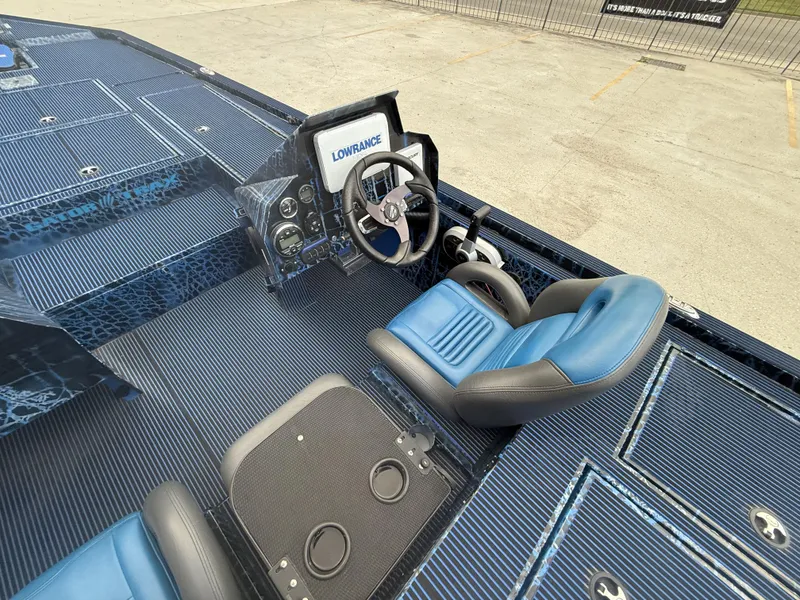 Slide: The Image of Gator Trax 20x72 Strike Series GE 2018 - 8